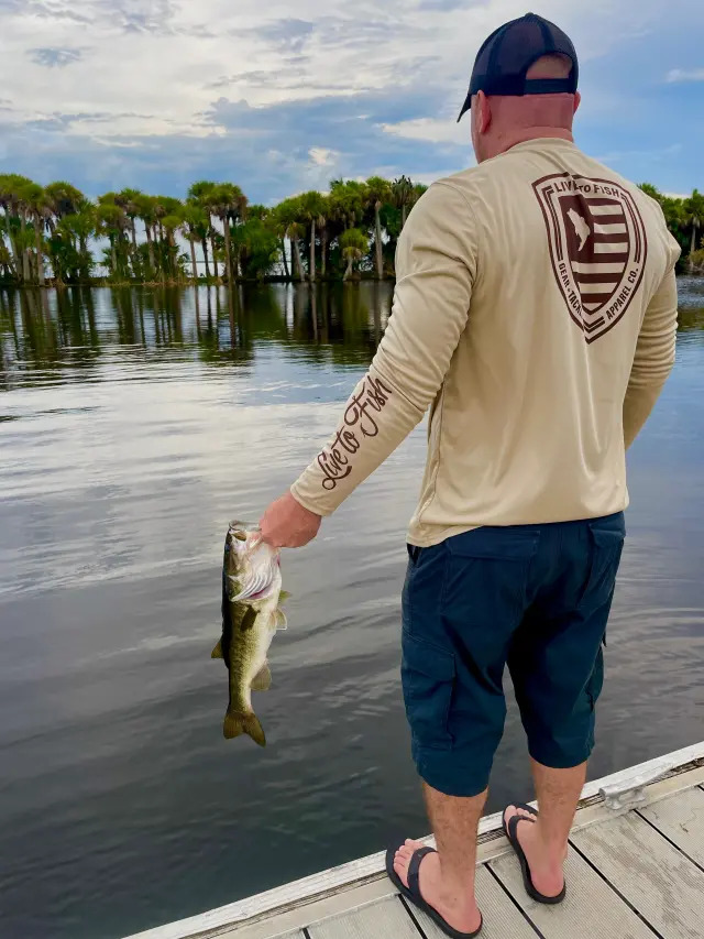 freshwater fishing apparel